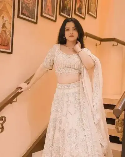 Escort Homnabad